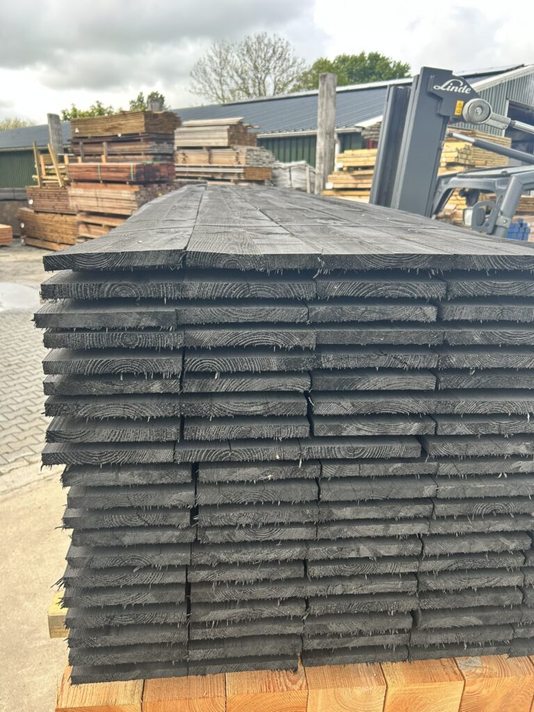 Zwarte plank 22×200 mm